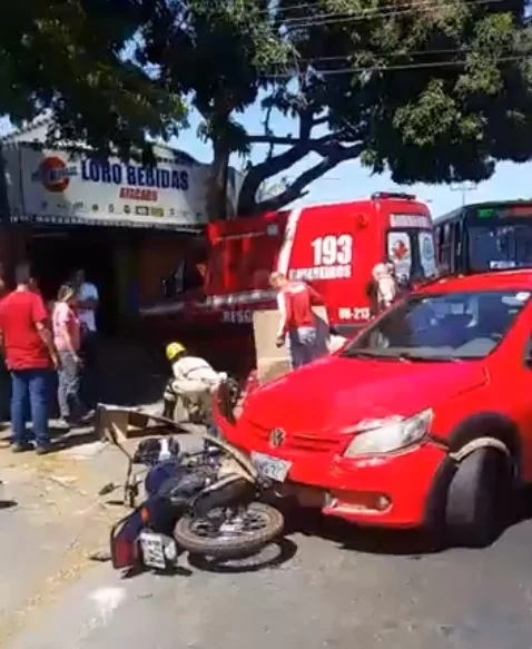 acidente carro e moto