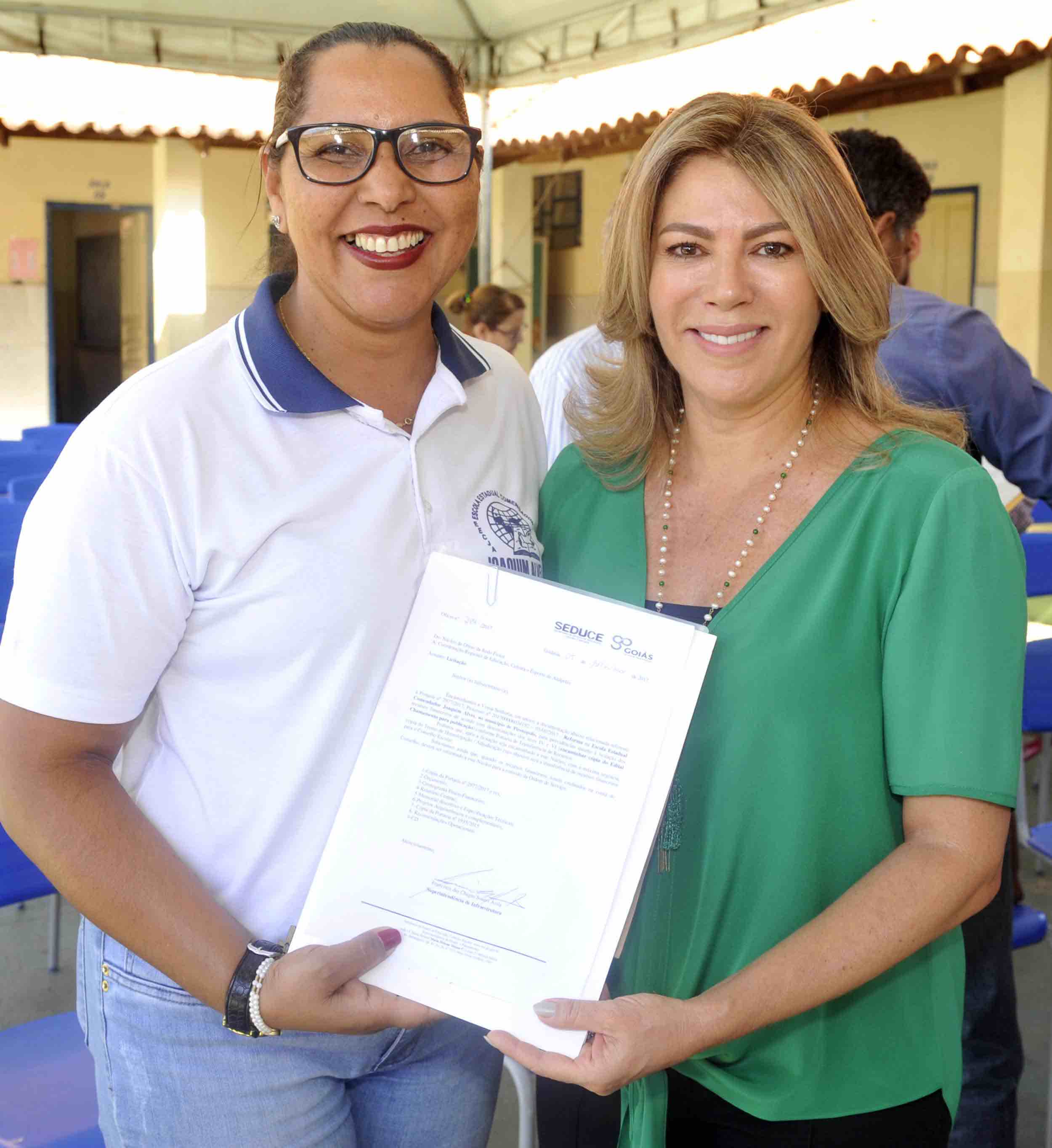 valeria perillo entrega portaria reforma escola