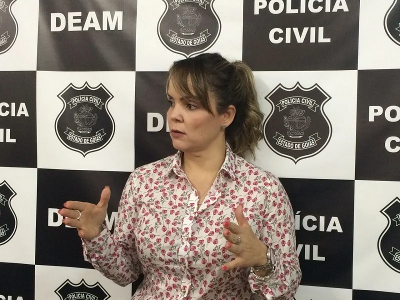 ana elisa gomes delegada da deam