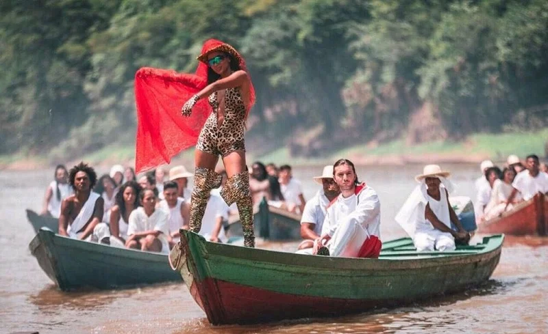 anitta grava clipe na amazonia