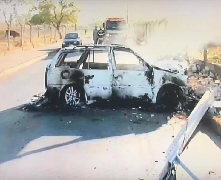 carro pega fogo goiania