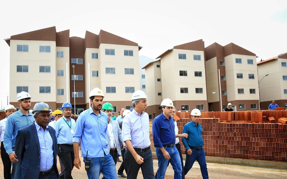 jose eliton visita obras em aparecida foto wildes barbosa