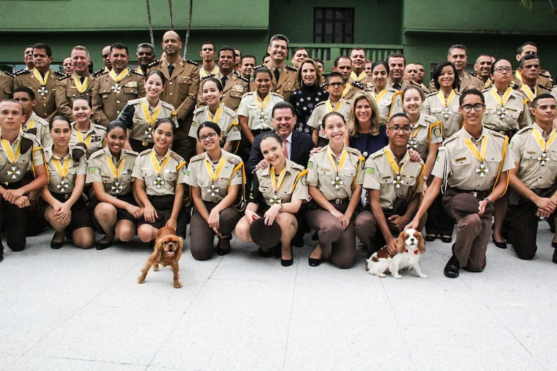 marconi perillo alunos do colegio da policia militar