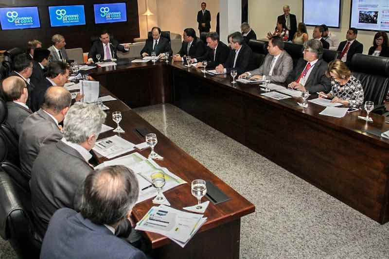 marconi perillo reuniao com supervisores do goias na frente foto humberto silva 02