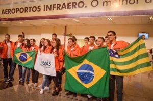 goias sem fronteiras embarque dos alunos foto rodrigo cabral goias agora