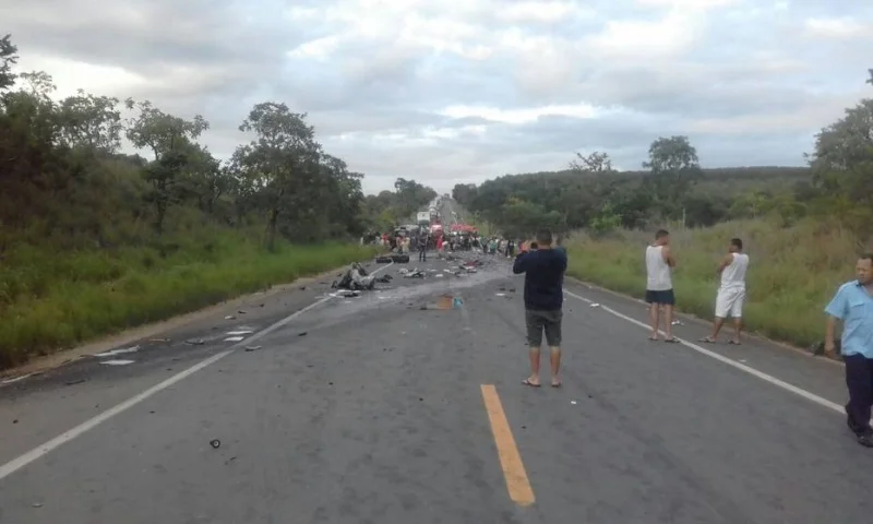 acidente minas gerais sete mortos div corpo de bomb