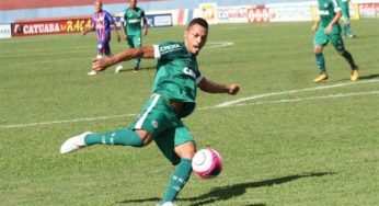 Alex Silva festeja primeiro gol como profissional: “Para minha filha”