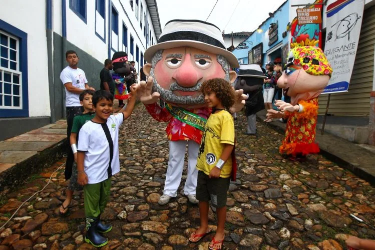 boneco lula