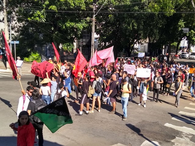 estudantes em protesto goiania