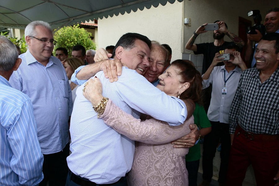 marconi e prefeita de nova veneza foto divulgacao governo go