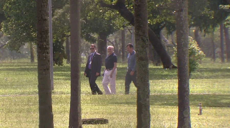 temer caminhando dia 2 de janeiro reproducao