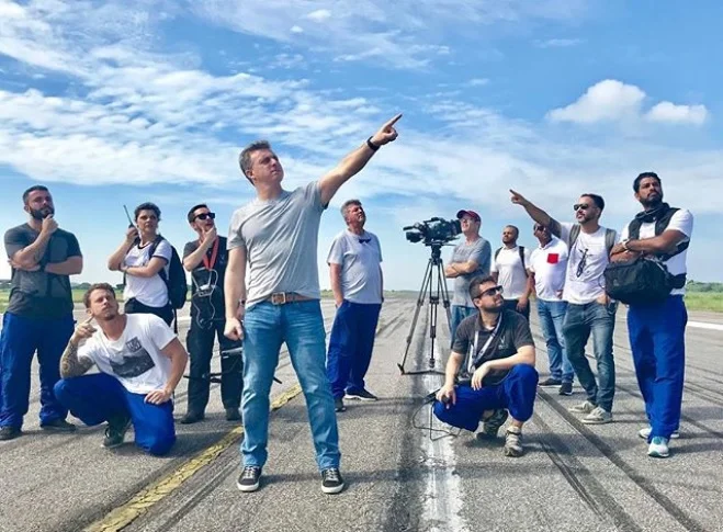 luciano huck e equipe do caldeirao foto instagram