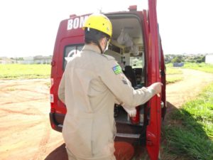 imagem viatura dos bombeiros ilutracao