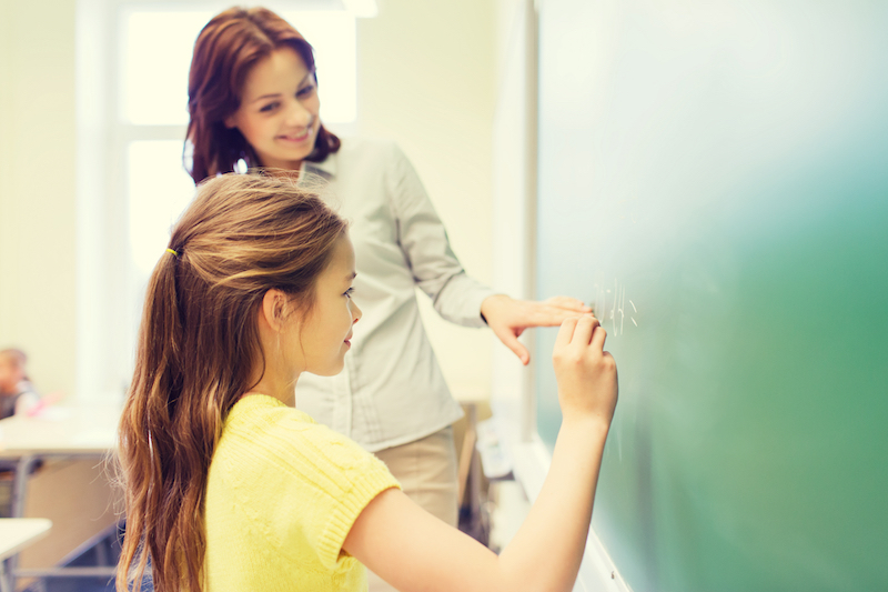 A educação financeira deve ser inserida ou não ao currículo escolar.jpg