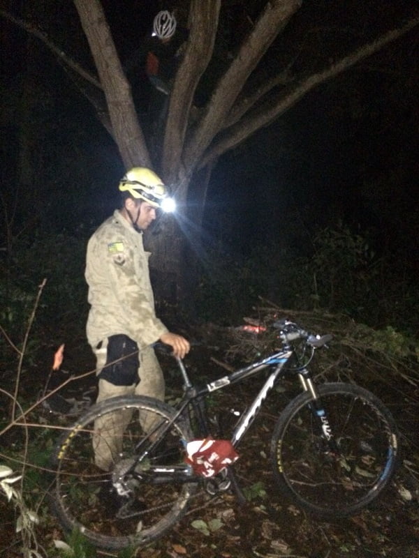 ciclista resgatado em pirenopolis foto cbmgo.jpg