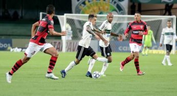 Atlético tropeça diante do Coritiba, mas segue na faixa do acesso no Brasileirão