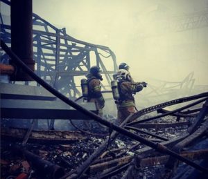 incendio escola de samba no rio foto Fabio Contreiras.jpg