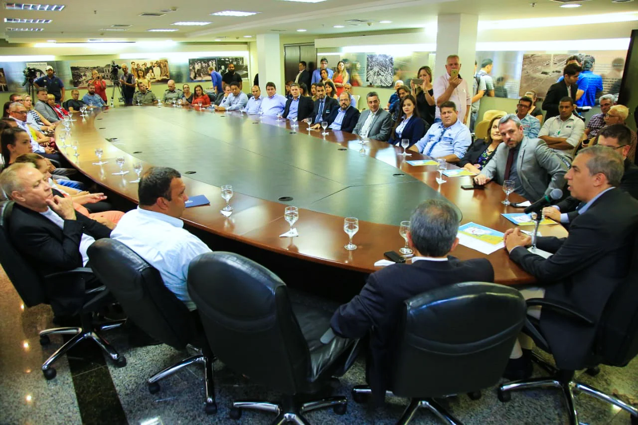 José Eliton - Lancçamento 5ª Edição do Arauanã EmCanto - Foto Wildes Barbosa 02.jpg