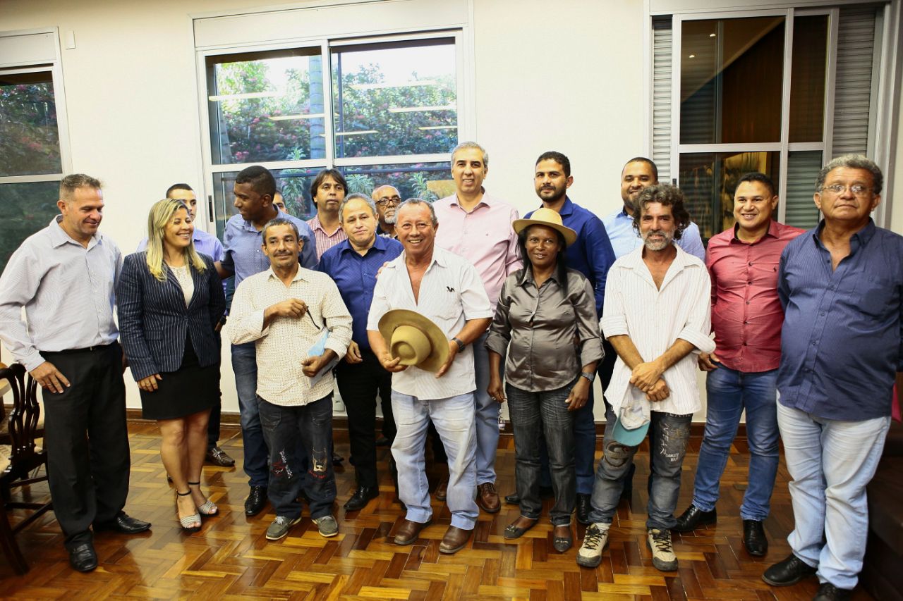 José Eliton - Reunião com deputados estaduais e prefeitos - Foto Fernando Leite 02.jpeg