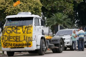 paralisacao de caminhoneiros foto Foto Fernando Frazao ebc.jpg