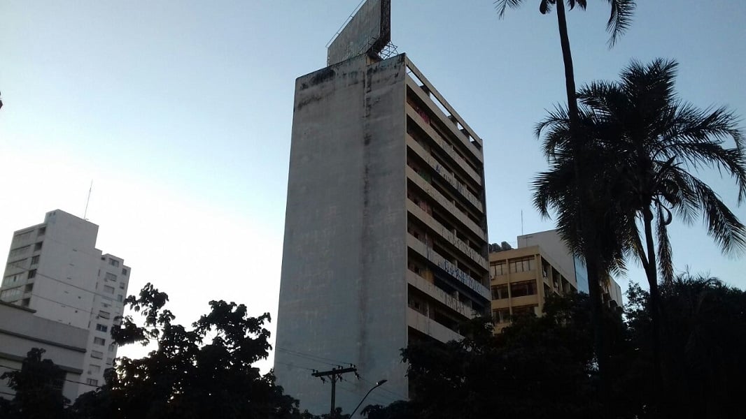 prédio abandonado rua 2 centro.jpeg