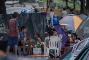 venezuelanos em roraima foto eduardo anizelli folhapress.jpg