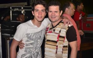 ximbinha e o filho yago mendes rep facebook.jpg