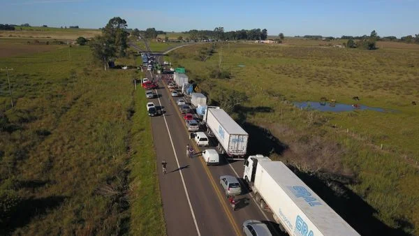 greve caminhoneiros foto Marcelo Pinto APlateia.jpeg