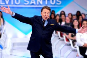 silvio-santos-no-cenario-do-programa.jpg