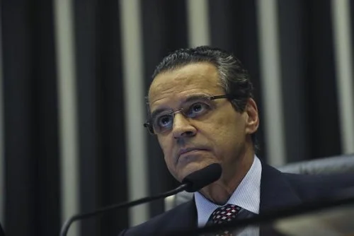 Justiça libera ex-ministro Henrique Alves, que cumpria prisão domiciliar