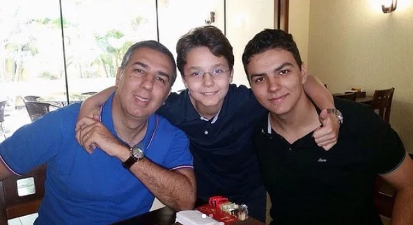 jose-eliton-dia-dos-pais-com-filhos-foto-insta.jpg