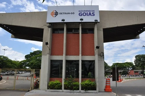 TCE suspende licitação do Detran GO para contratar empresa de placas