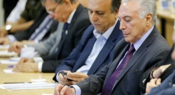 Temer pede que ministros passem informações para transição de governo