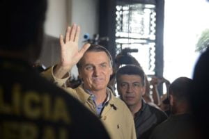 bolsonaro-acenando-foto-tania-rego-ebc.jpg