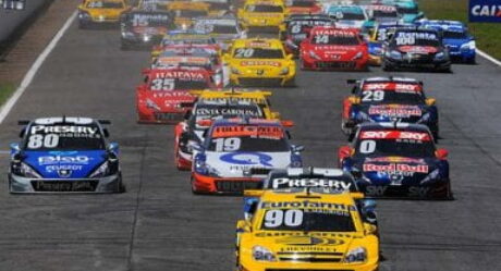 Stock Car movimenta o Autódromo de Goiânia