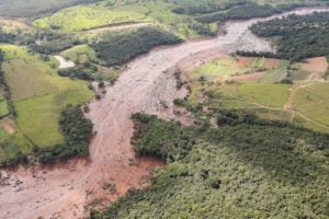 Barragem rompida em Brumadinho, Minas Gerais, deixa rastro de destruição (foto Isac Nóbrega, PR)