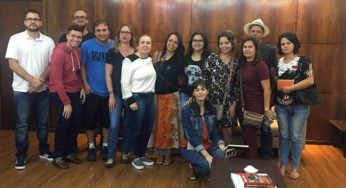 Secretária de educação realiza reunião com grupo de professores