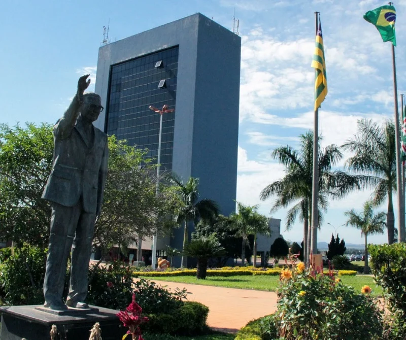 Empresários e empregados organizam protesto por abertura do comércio em Goiânia