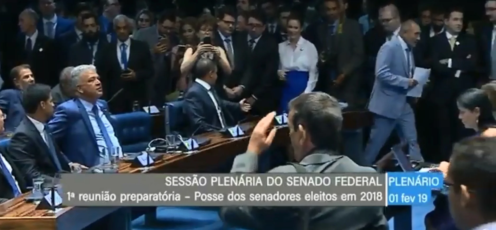 Começa a posse dos novos senadores