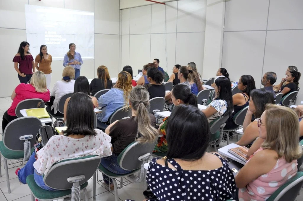 Prefeitura de Anápolis recepciona professores contratados em processo seletivo