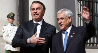 No Chile, Bolsonaro une duas torcidas rivais em manifestação