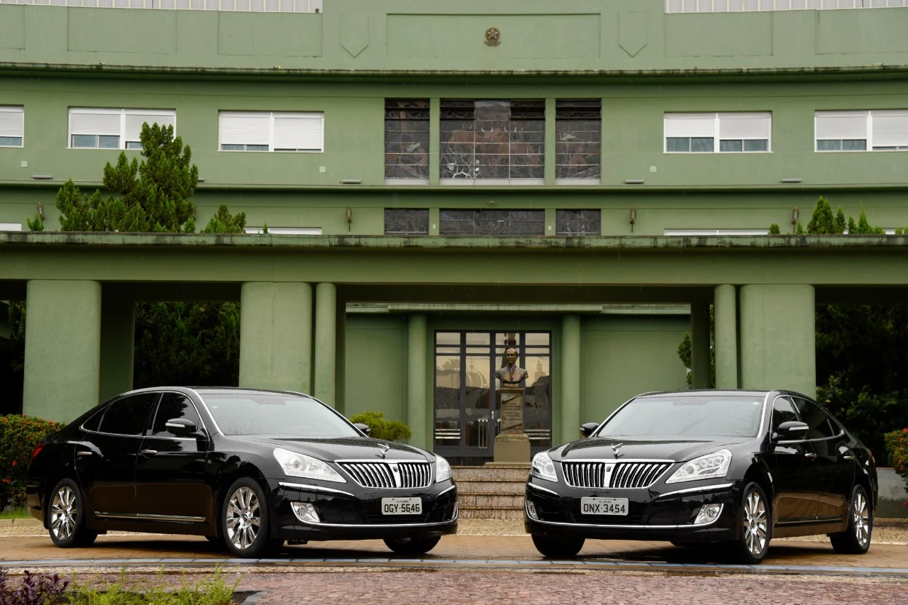 Carros de luxo doados pelo Governo de Goiás ao Materno Infantil vão a leilão