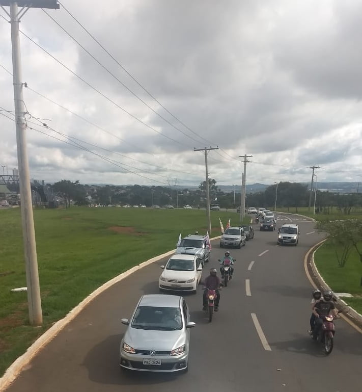 trabalhadores carreata