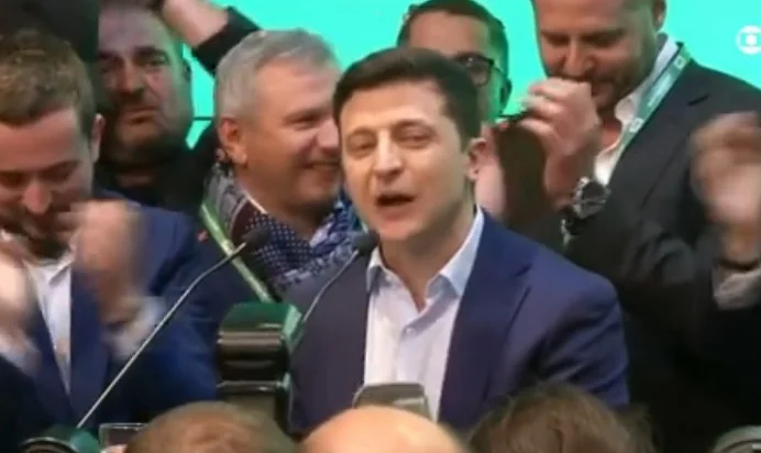 Presidente Volodymyr Zelensky pede cessar-fogo imediato na fronteira com Rússia