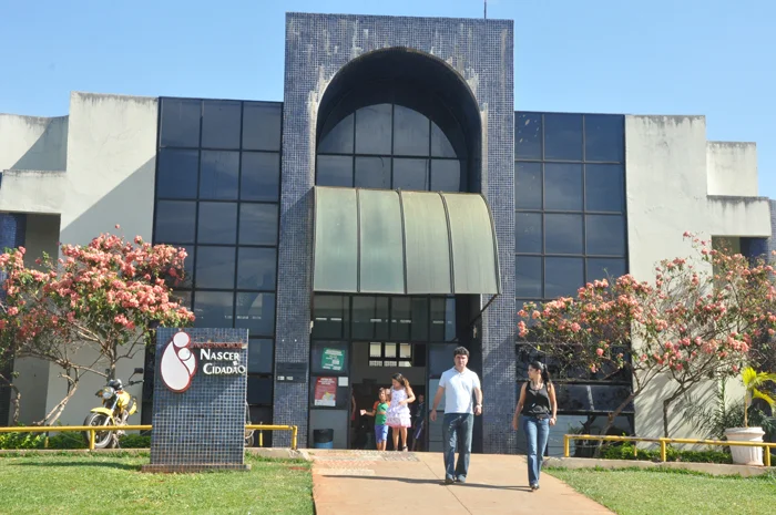 Técnica em enfermagem é presa suspeita de levar escondido recém-nascido de maternidade em Goiânia