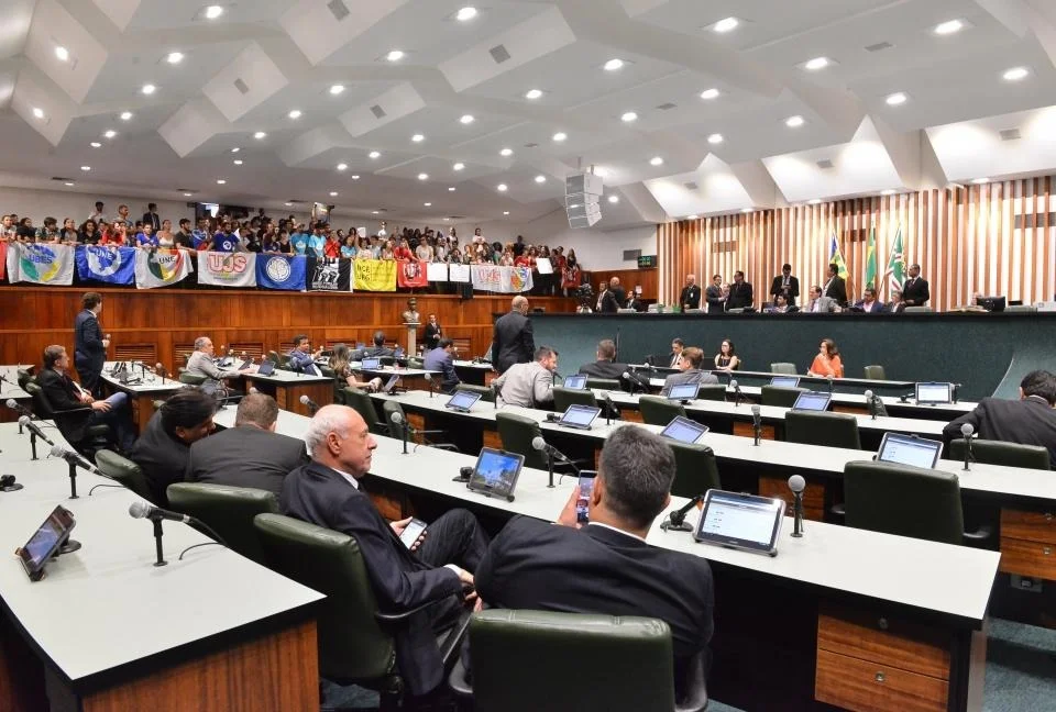 Parlamentares divergem sobre mudanças no Passe Livre Estudantil