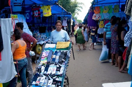 Prefeitura abre diálogo com feirantes para revitalizar Praça do Trabalhador