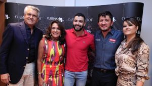 glaustin e caiado com gusttavo lima