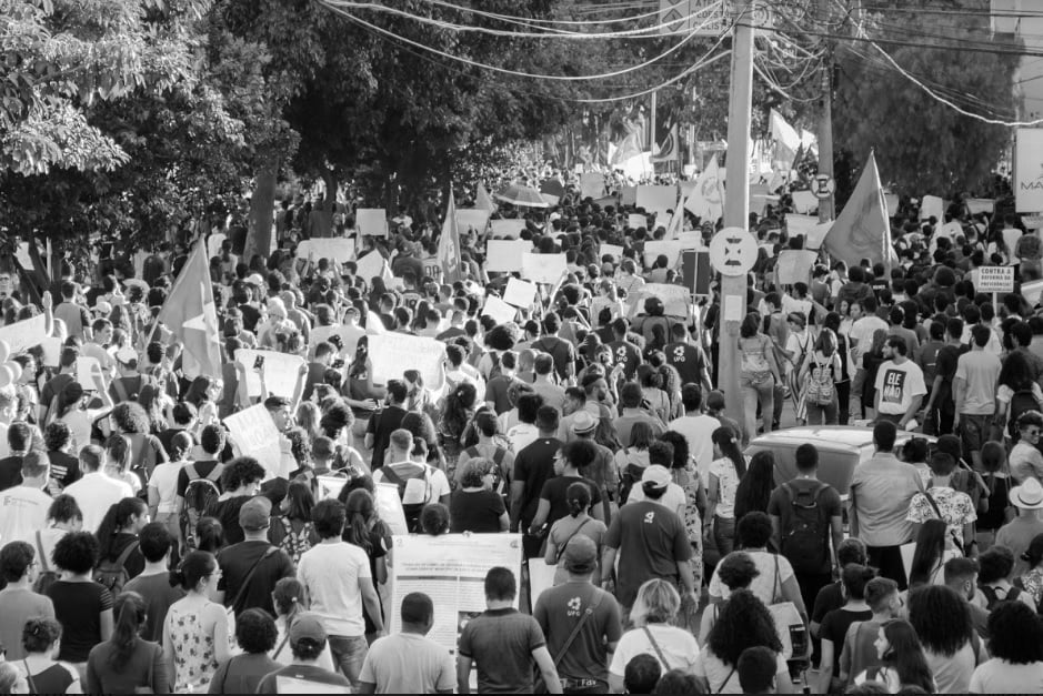 (Novos protestos pela educação estão programados para o próximo dia 30 de maio. Foto: Marcos Silva)