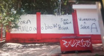 Pressão no Vila Nova: Muros pichados e cobranças da torcida em cima de Ecival Martins